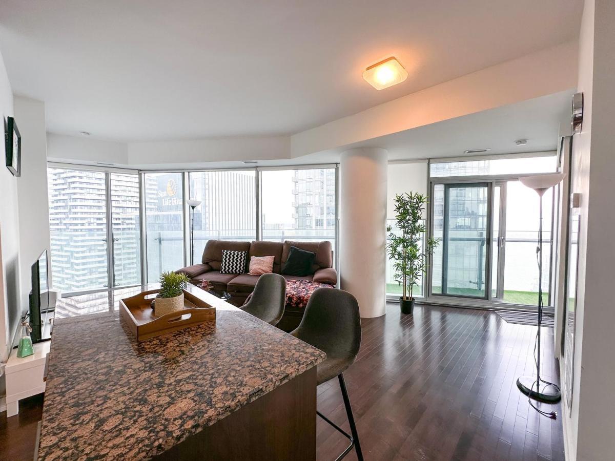 Luxury 2 Bedrooms With Lakeview Cn Tower Entertainment District Rogers Centre Toronto Ngoại thất bức ảnh